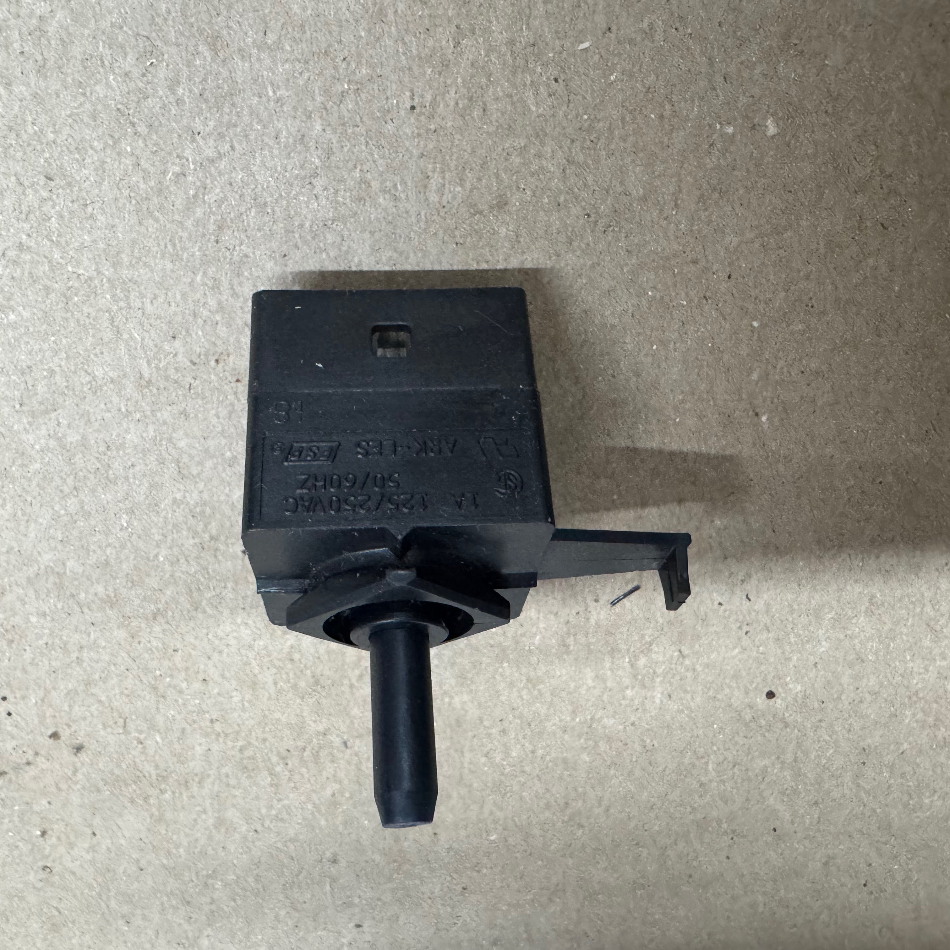 Whirlpool Washer Temperature Switch 3949185 Whirlpool Washer Temperature Switch 3949185